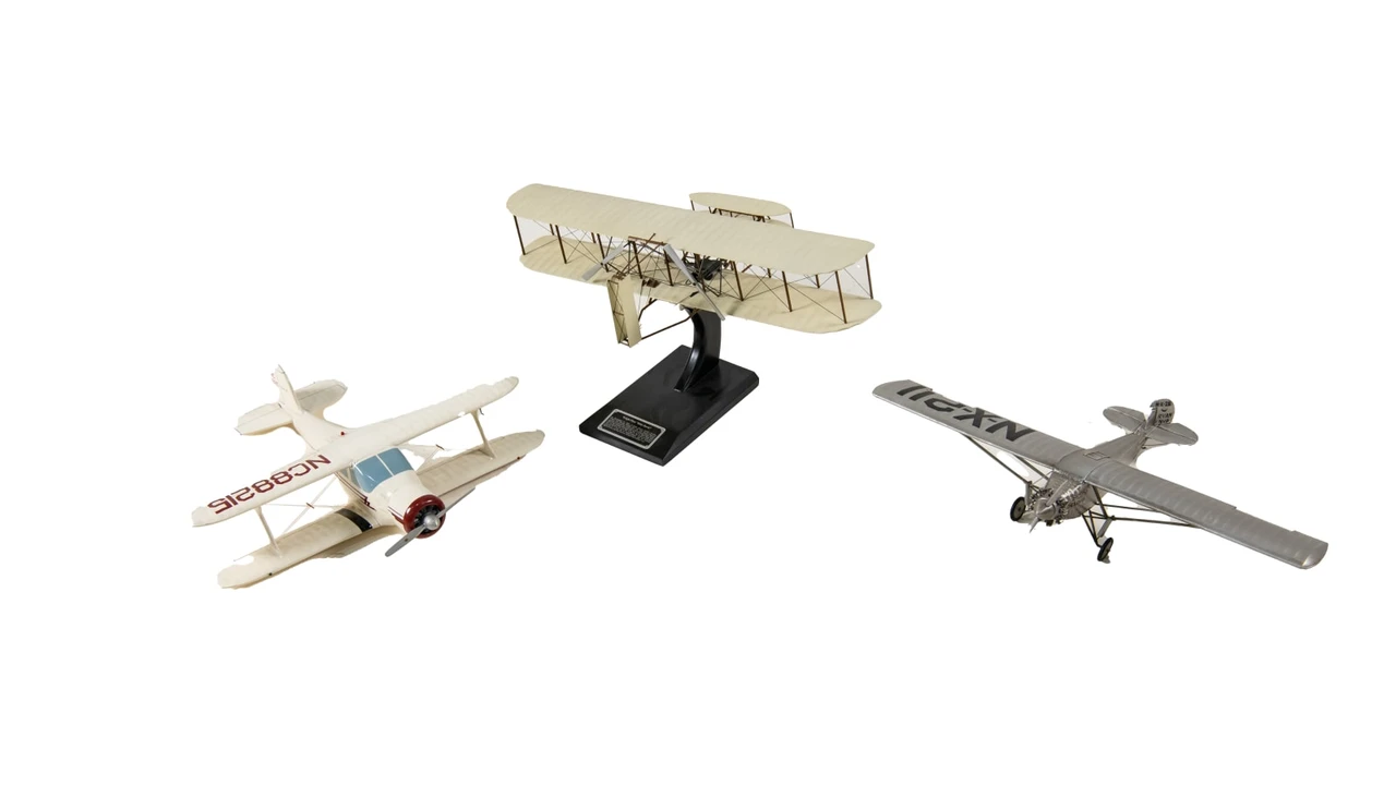 Parts & Memorabilia Scale Models - Image 2 of 2