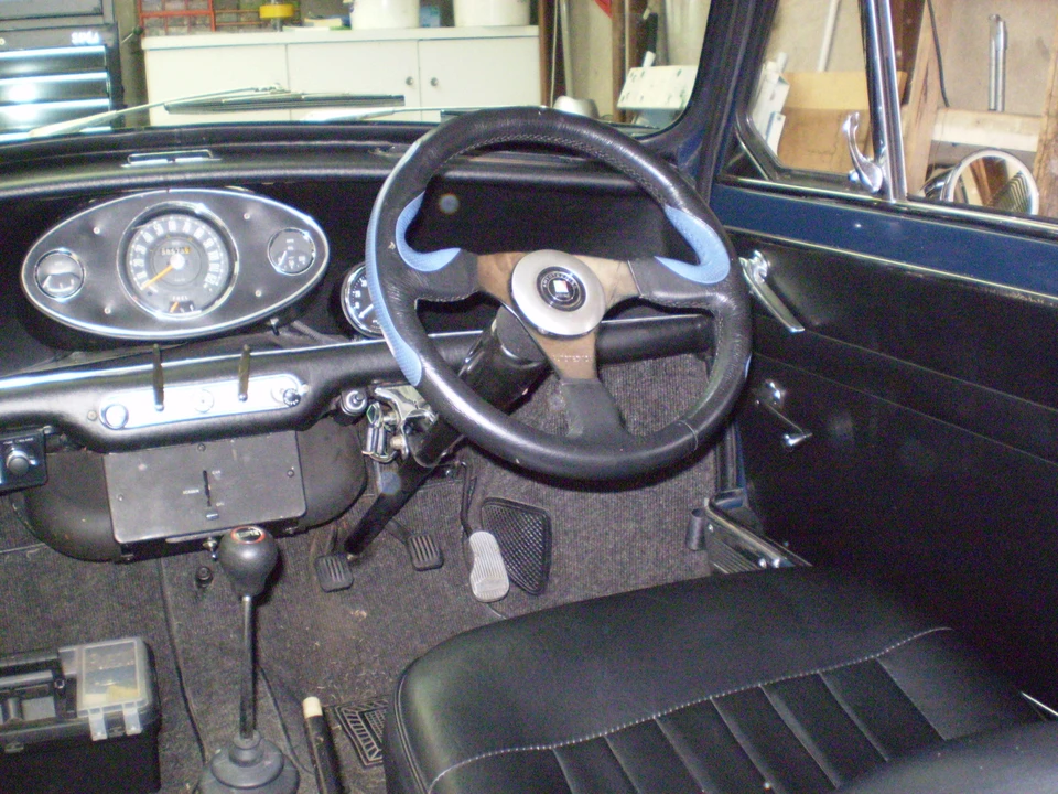 1965 Morris - Image 2 of 3