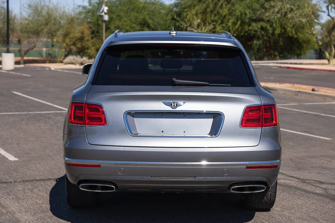2018 Bentley Bentayga - Image 2 of 5
