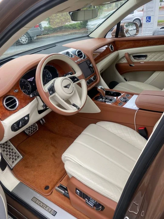 2018 Bentley Bentayga - Image 4 of 8