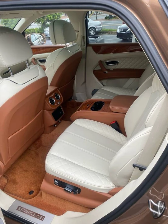 2018 Bentley Bentayga - Image 5 of 8
