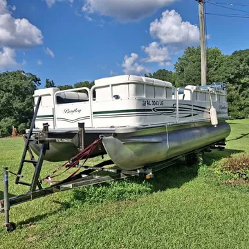 2005 Bentley Pontoon Boat