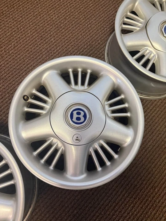 Bentley Azure - Image 3 of 7