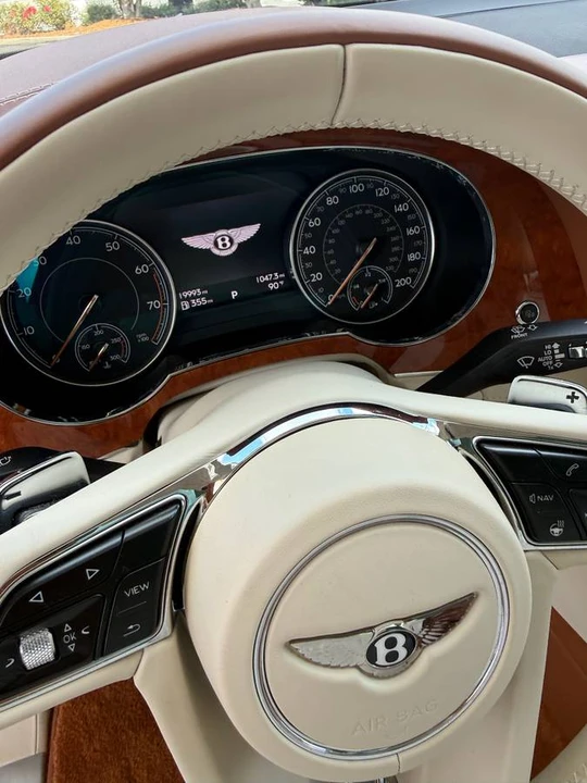 2018 Bentley Bentayga - Image 10 of 24