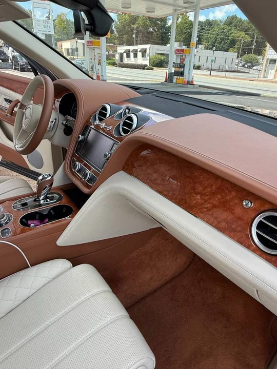 2018 Bentley Bentayga - Image 24 of 24