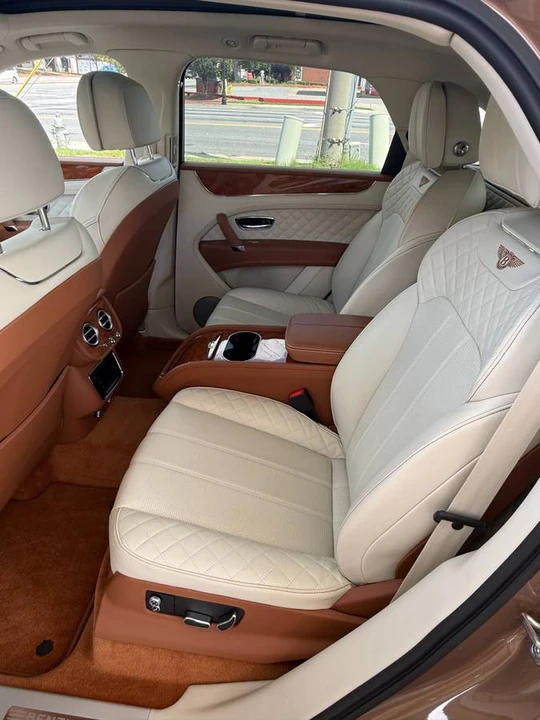 2018 Bentley Bentayga - Image 13 of 24