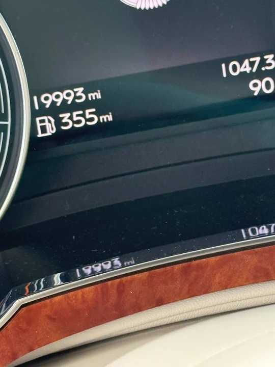 2018 Bentley Bentayga - Image 11 of 24