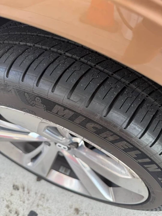 2018 Bentley Bentayga - Image 8 of 24