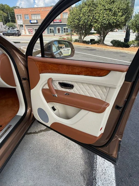 2018 Bentley Bentayga - Image 23 of 24