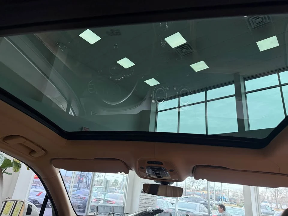2017 Bentley Bentayga - Image 8 of 8