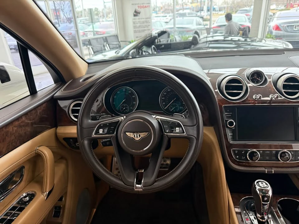 2017 Bentley Bentayga - Image 8 of 9