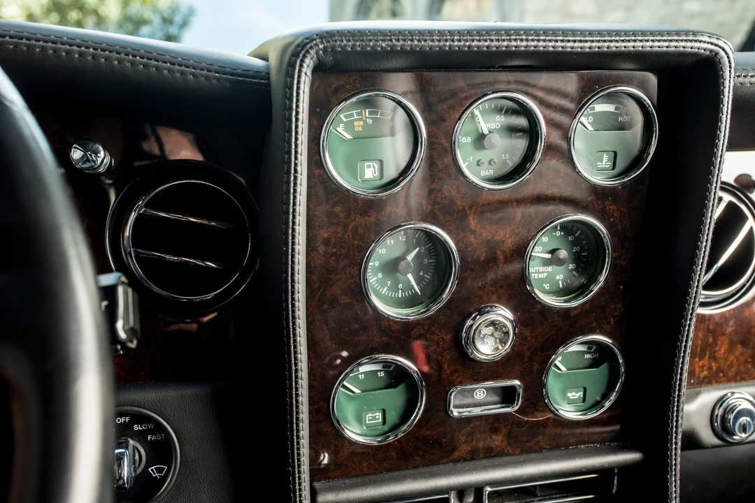 Bentley Continental R - Image 15 of 28
