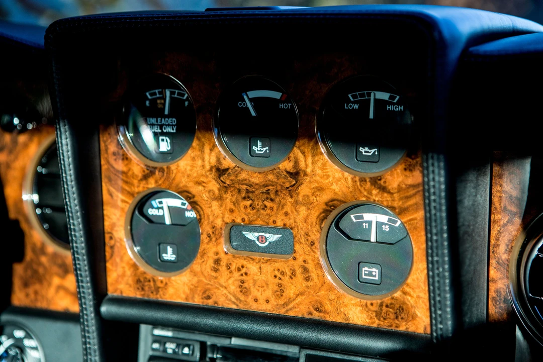 Bentley Continental R - Image 12 of 24