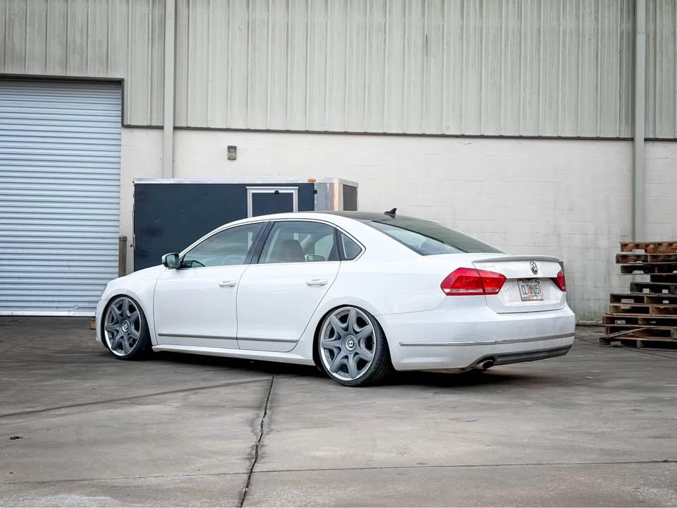 Bentley Continental GT Mulliner 3rd Gen - Image 5 of 8