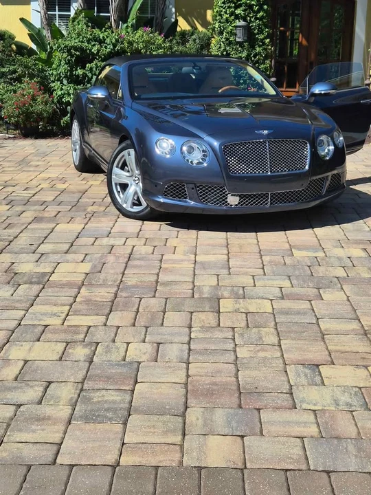 Bentley Azure - Image 2 of 10