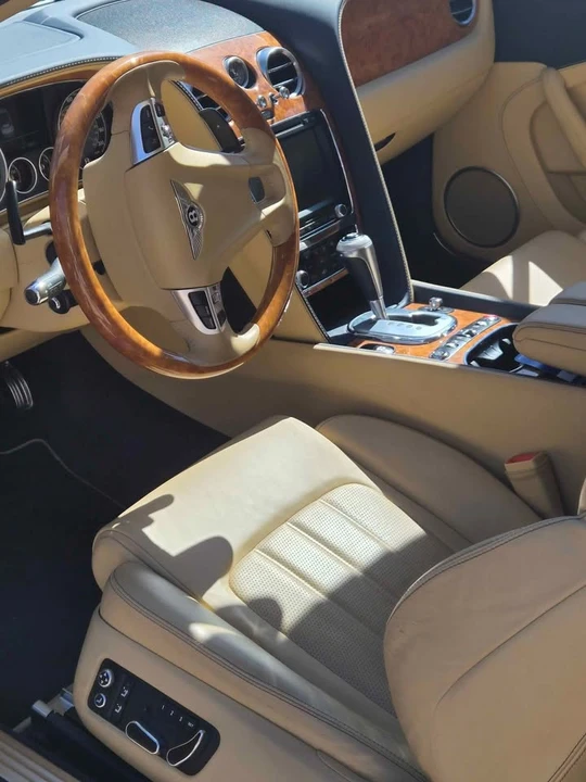 Bentley Azure - Image 6 of 10