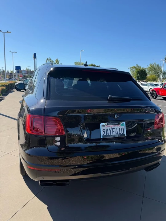 2019 Bentley Bentayga - Image 3 of 3