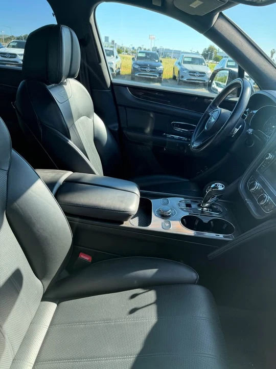 2019 Bentley Bentayga - Image 2 of 3