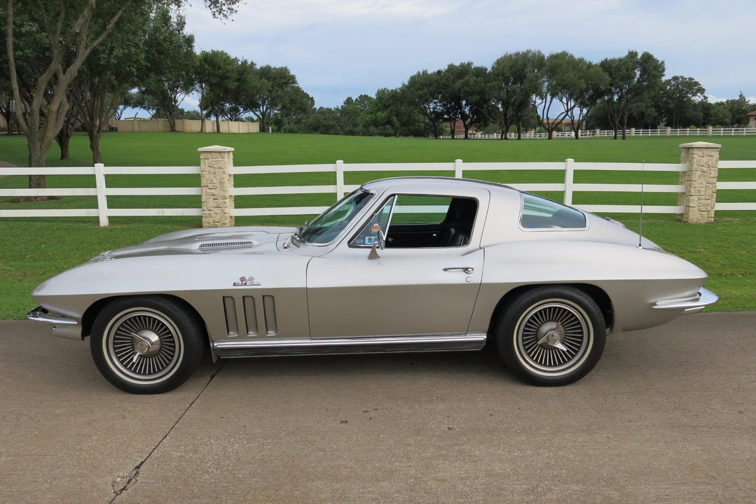 1966 Chevrolet Corvette C2 - Image 7 of 31