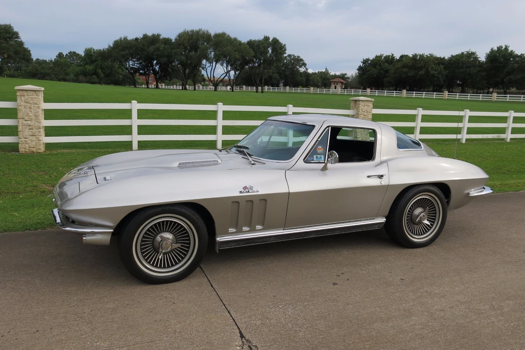 1966 Chevrolet Corvette C2 - Image 6 of 31