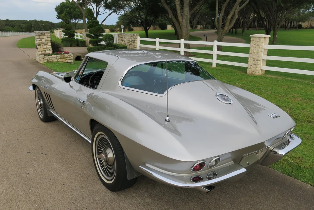 1966 Chevrolet Corvette C2 - Image 11 of 31