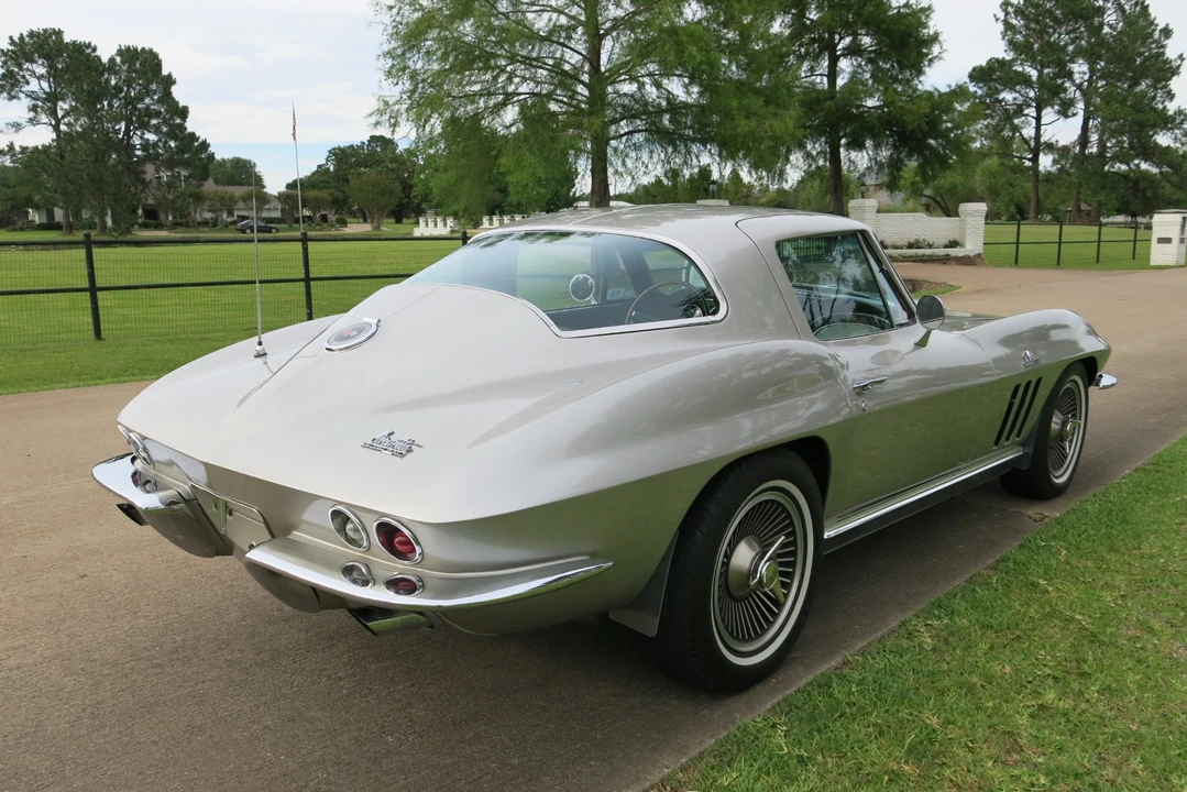 1966 Chevrolet Corvette C2 - Image 23 of 31