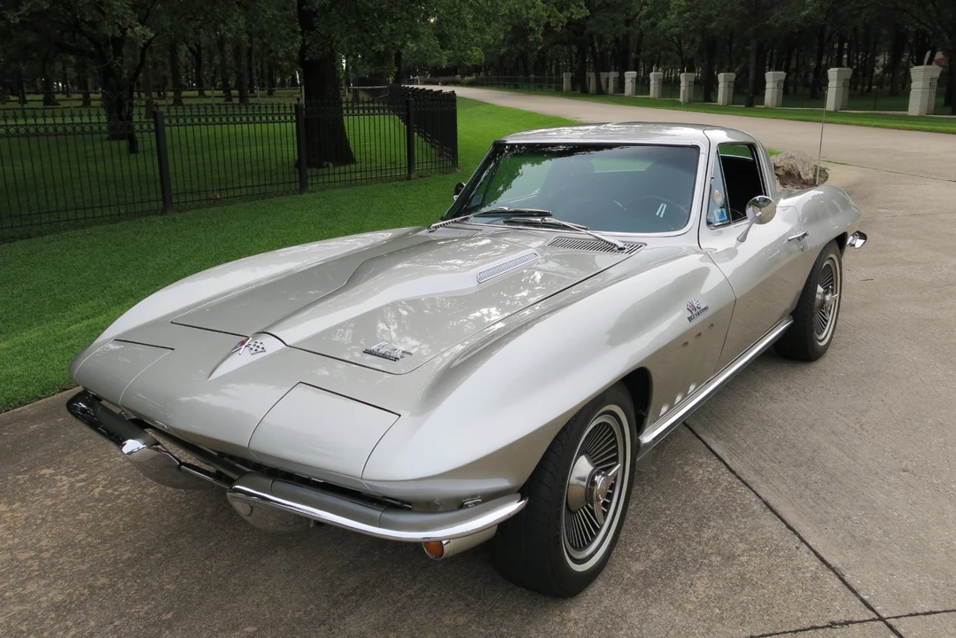 1966 Chevrolet Corvette C2 - Image 4 of 31