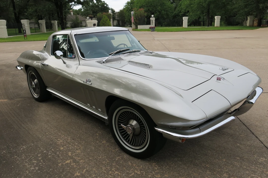 1966 Chevrolet Corvette C2 - Image 30 of 31
