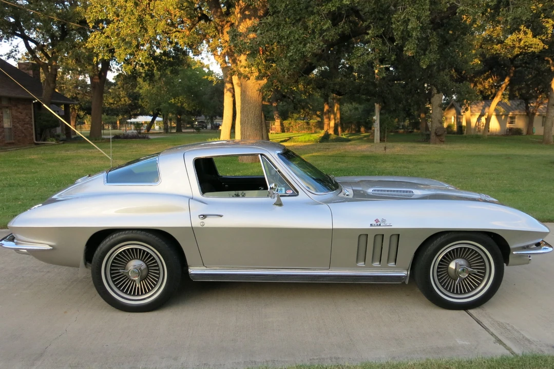 1966 Chevrolet Corvette C2 - Image 24 of 31