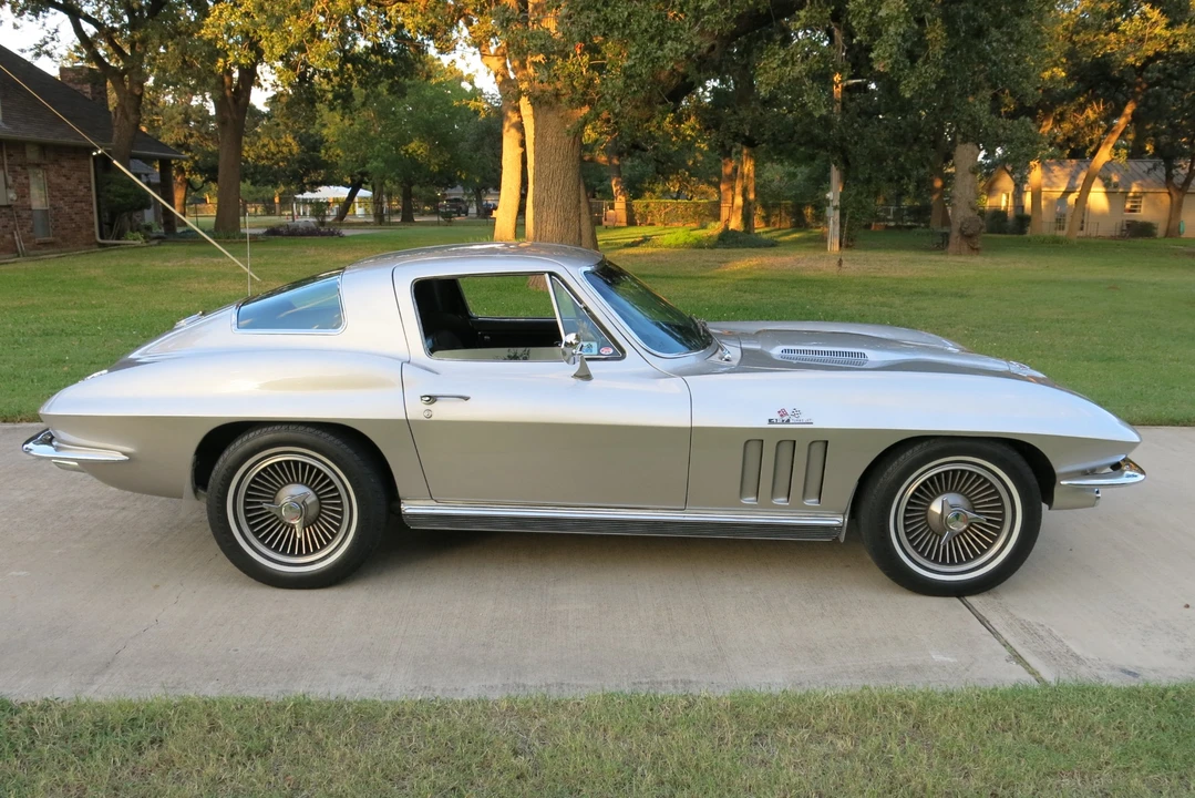 1966 Chevrolet Corvette C2 - Image 25 of 31