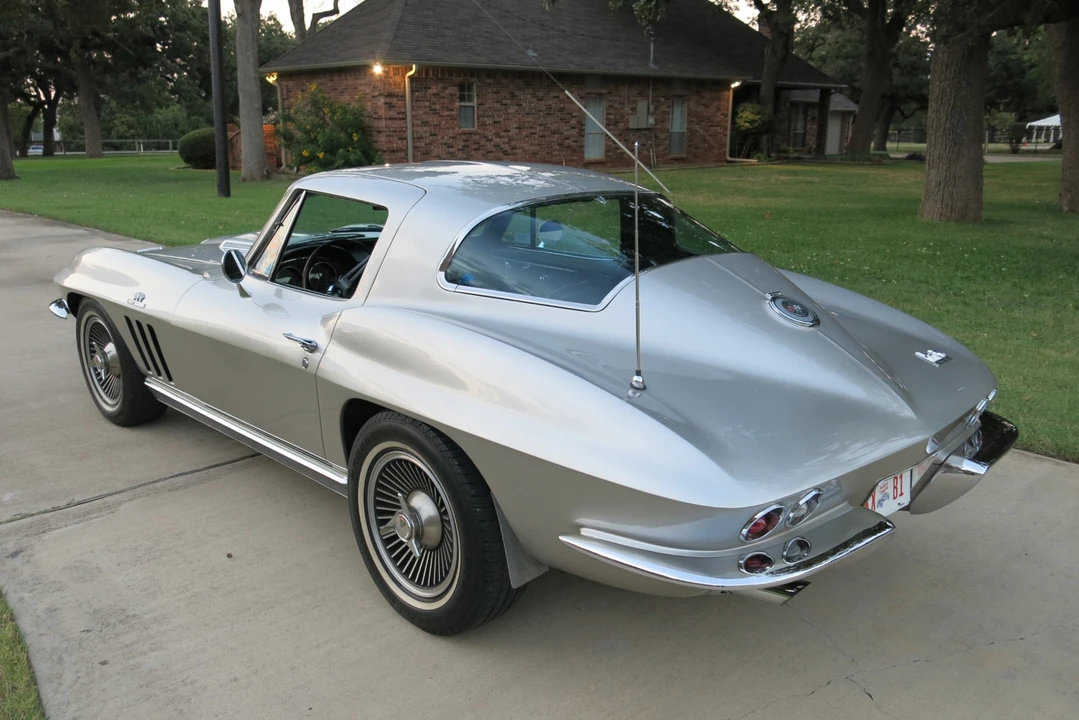 1966 Chevrolet Corvette C2 - Image 10 of 31