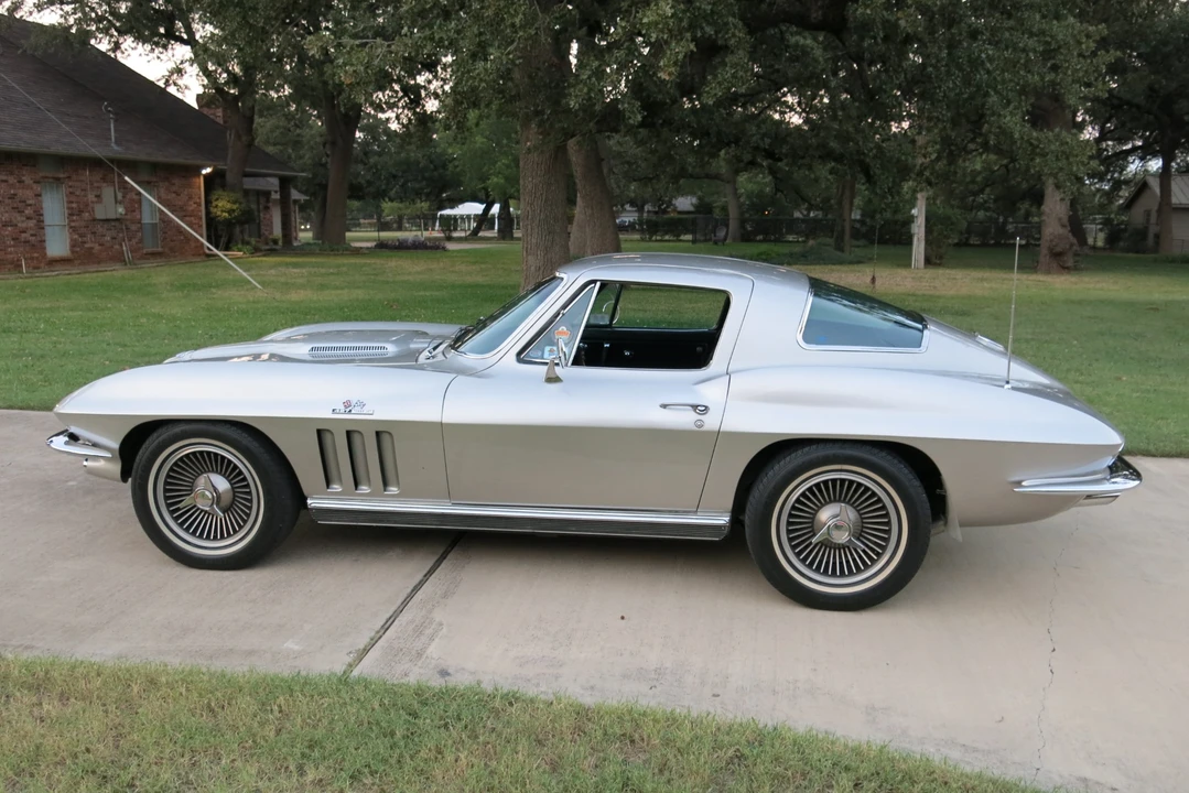 1966 Chevrolet Corvette C2 - Image 9 of 31