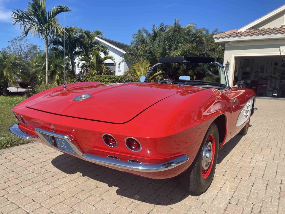 1961 Chevrolet Corvette C1 - Image 16 of 31
