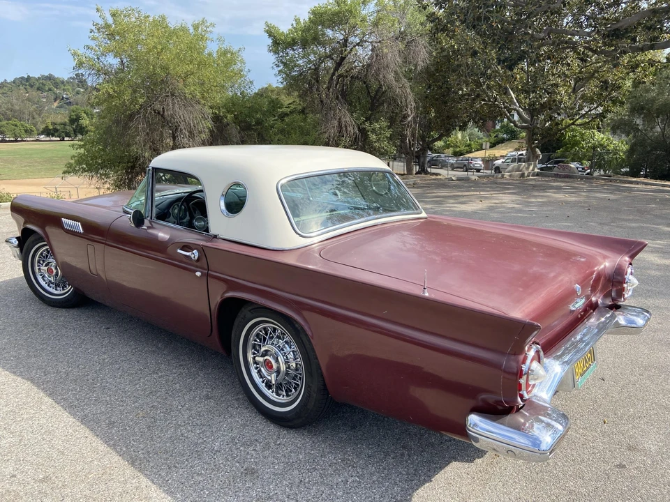 1957 Ford Thunderbird 1st Gen - Image 19 of 31