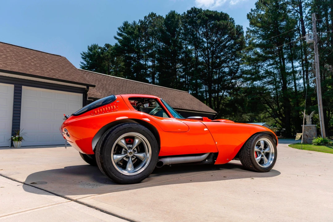 Chevrolet - Image 21 of 31