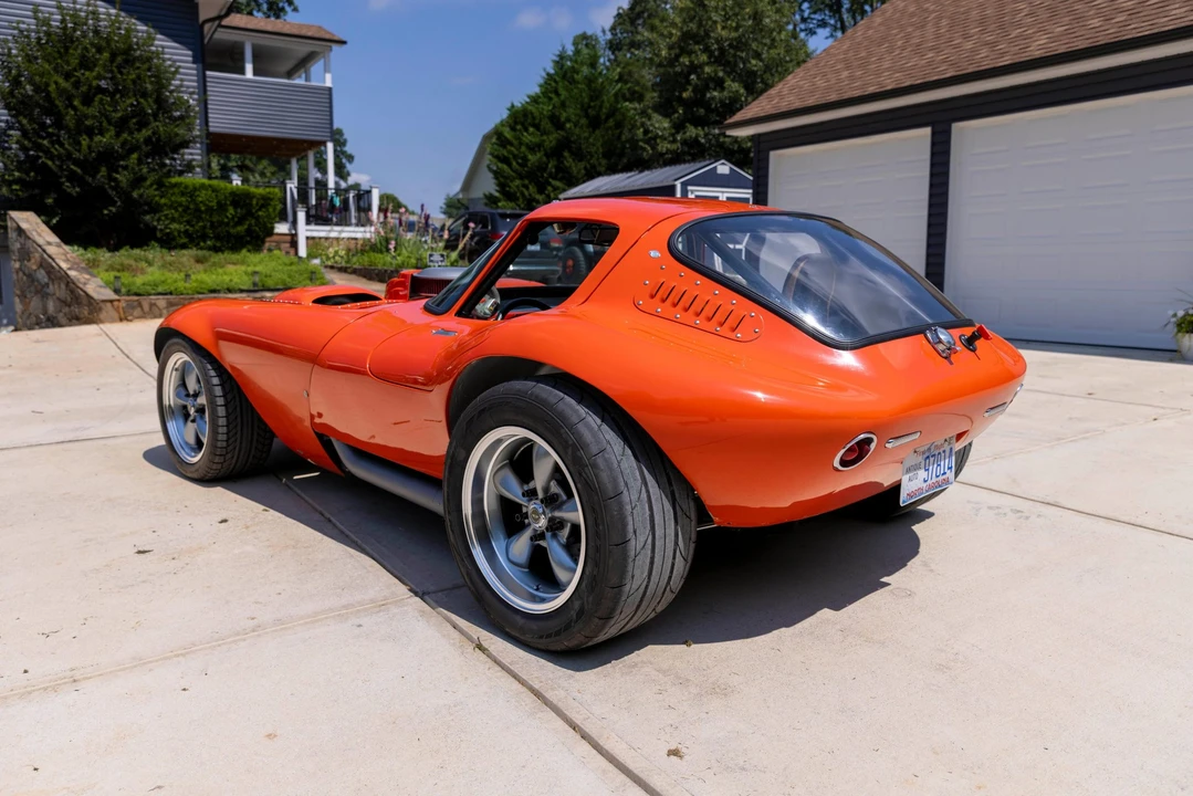 Chevrolet - Image 10 of 31