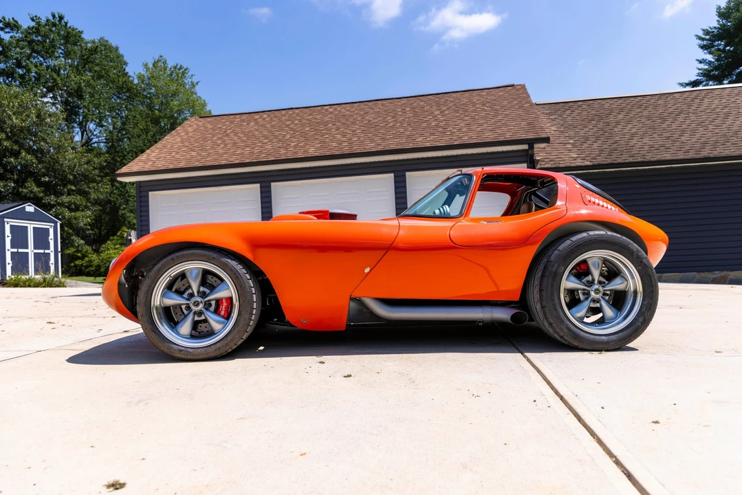 Chevrolet - Image 11 of 31