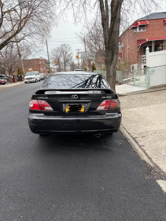 2003 Lexus ES 3rd Gen - Image 3 of 10