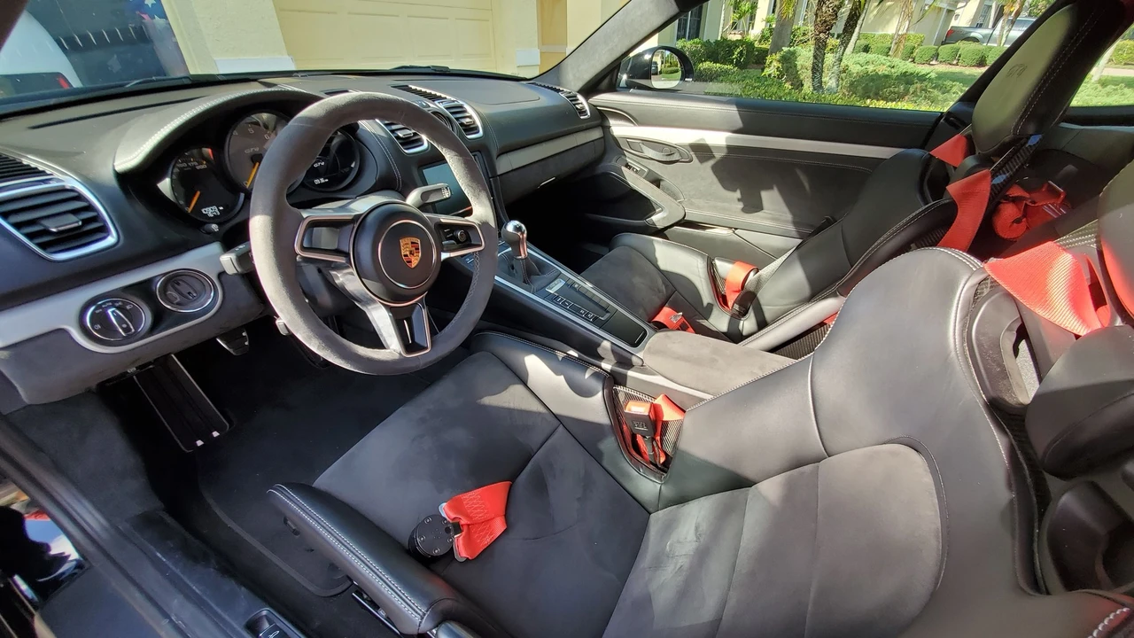 2016 Porsche 981 Cayman GT4 - Image 14 of 27