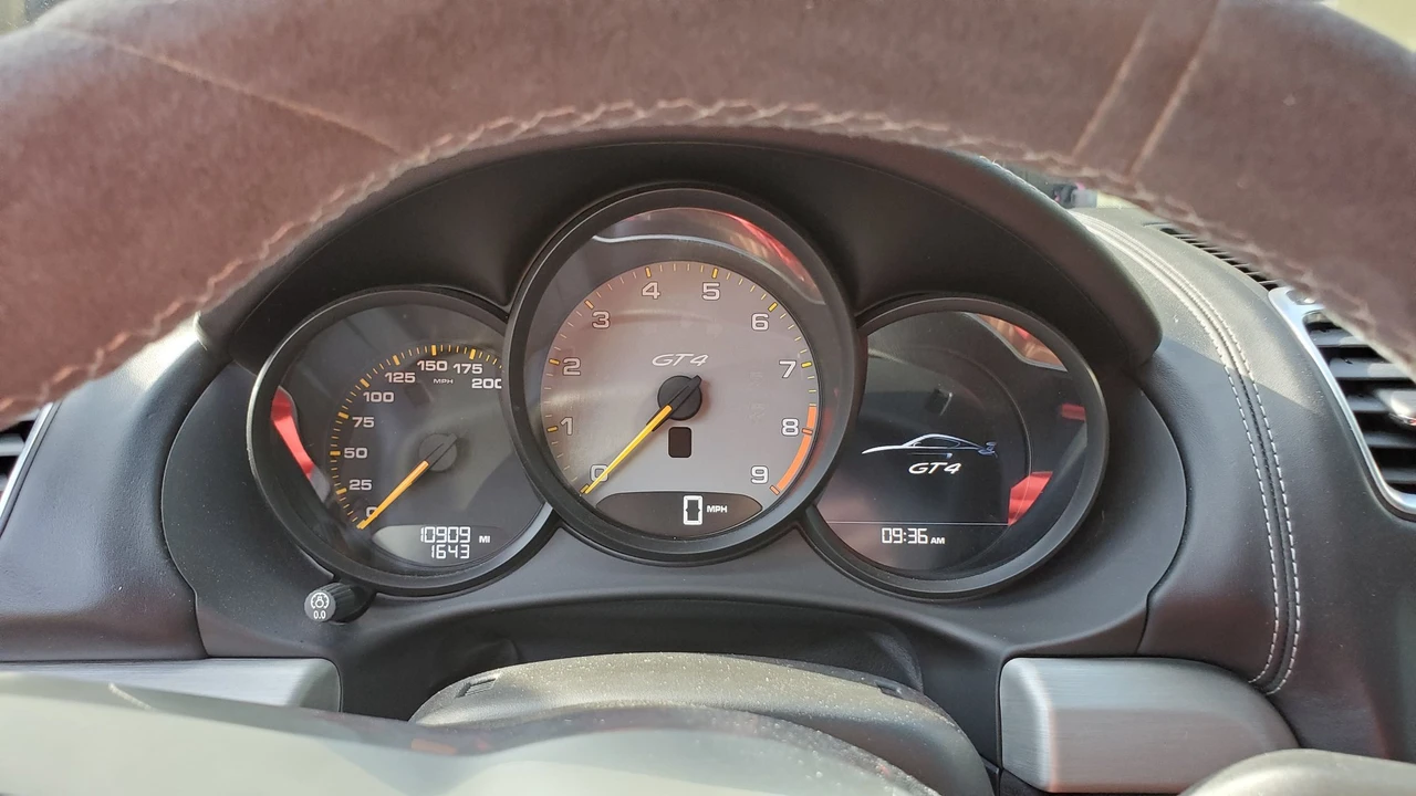 2016 Porsche 981 Cayman GT4 - Image 15 of 27