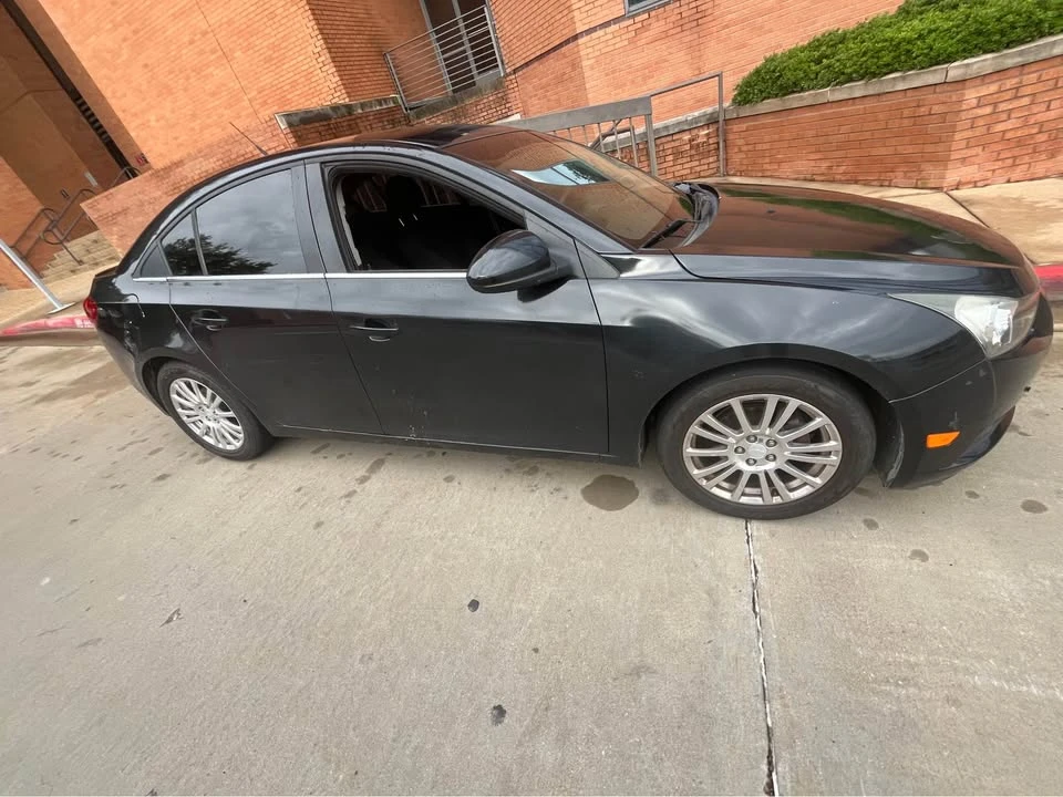 Chevrolet Cruze - Image 3 of 5