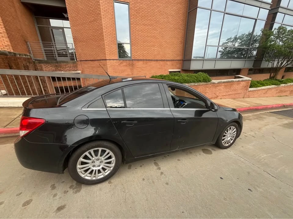 Chevrolet Cruze - Image 2 of 5
