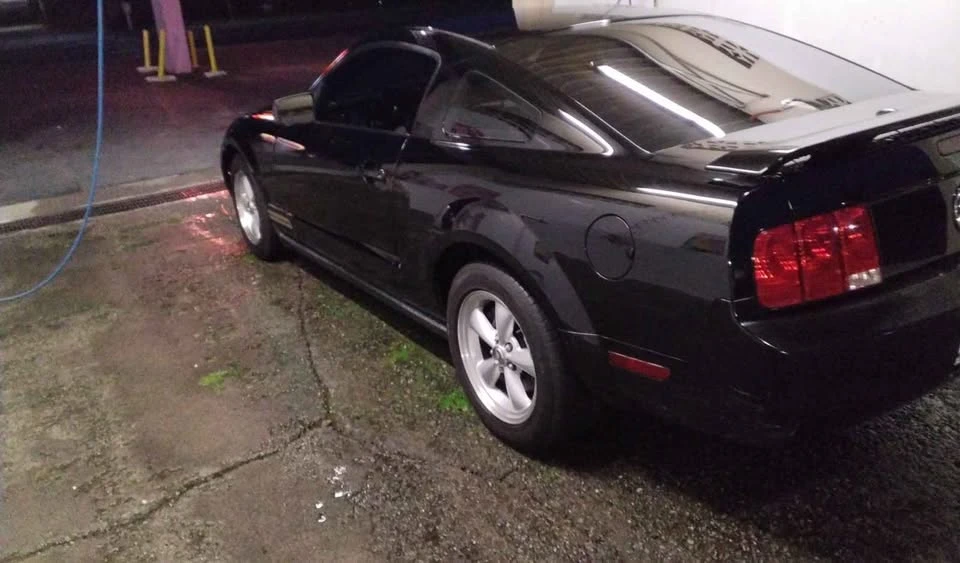 2009 Ford S197 Mustang - Image 2 of 8