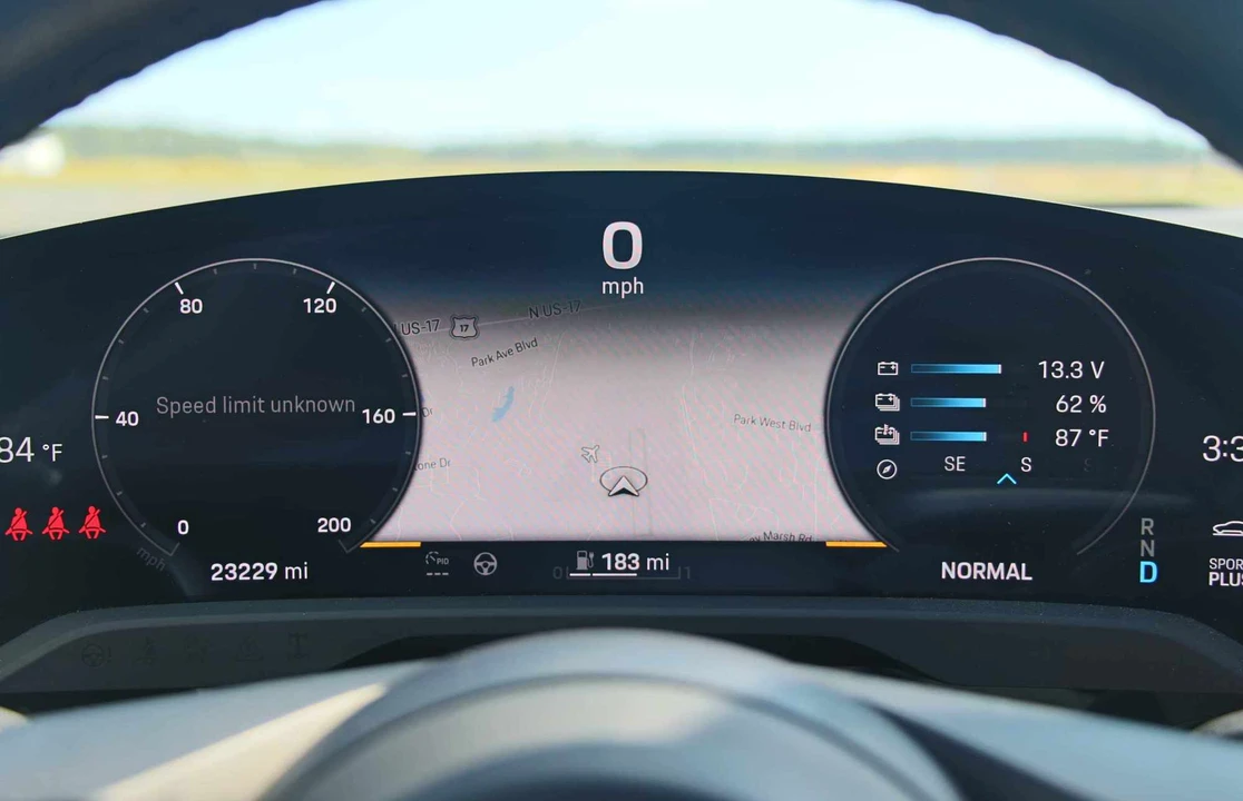 2021 Porsche Taycan 4S - Image 15 of 31