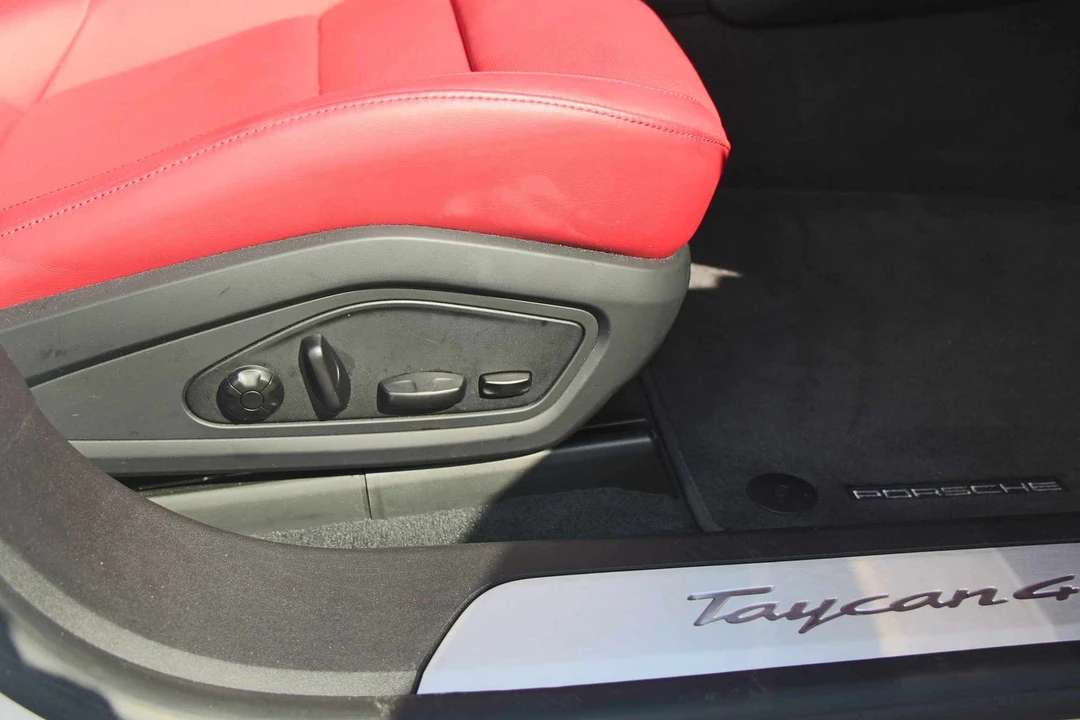 2021 Porsche Taycan 4S - Image 25 of 31