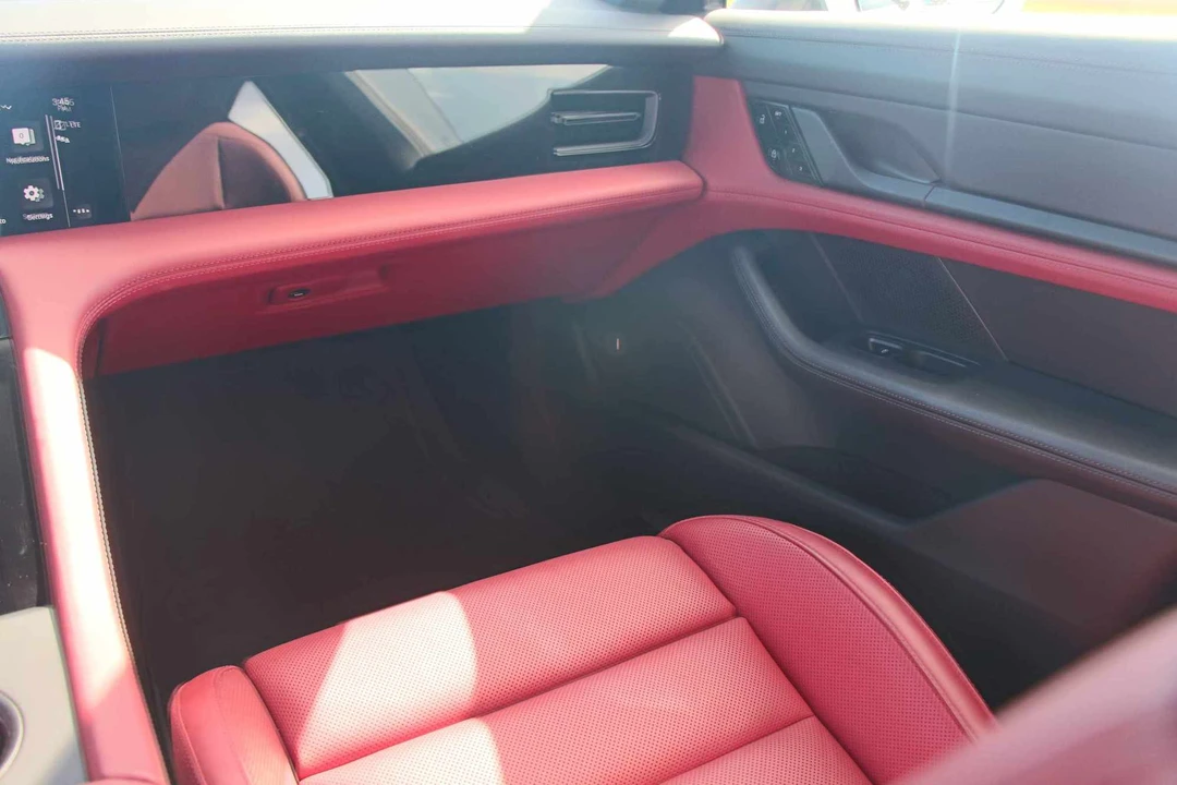 2021 Porsche Taycan 4S - Image 29 of 31