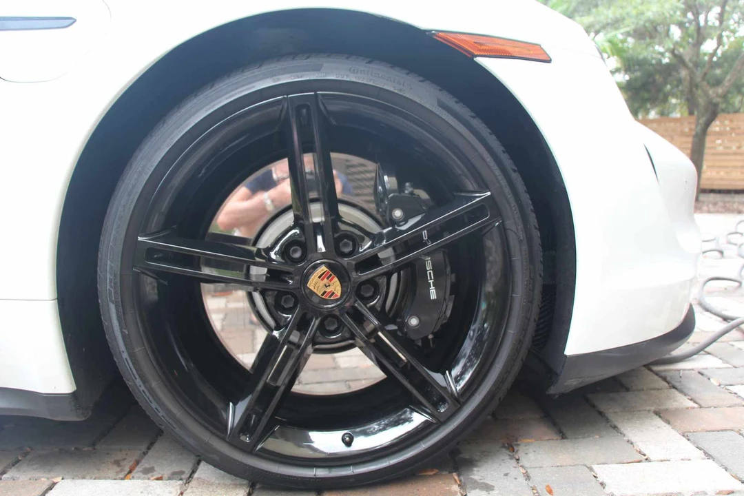 2021 Porsche Taycan 4S - Image 9 of 31
