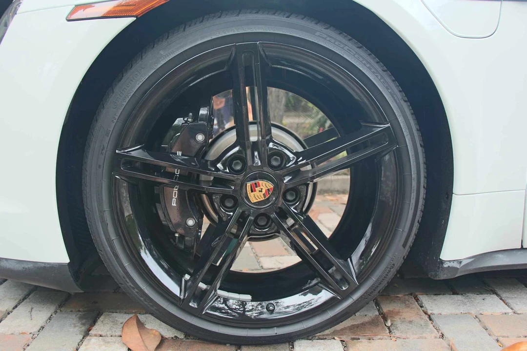 2021 Porsche Taycan 4S - Image 12 of 31
