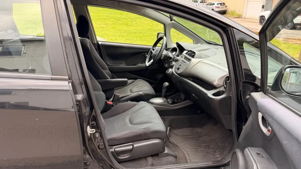 2011 Honda Fit - Image 2 of 8