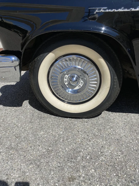 1957 Ford Thunderbird 1st Gen - Image 24 of 31